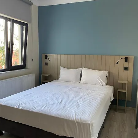 Vera Suites Hotel *